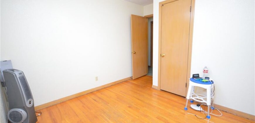5238 N Wayne Avenue, Kansas City, MO 64118