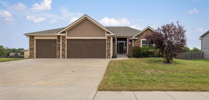 200 Rock Creek Terrace, Smithville, MO 64089