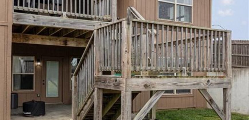 200 Rock Creek Terrace, Smithville, MO 64089