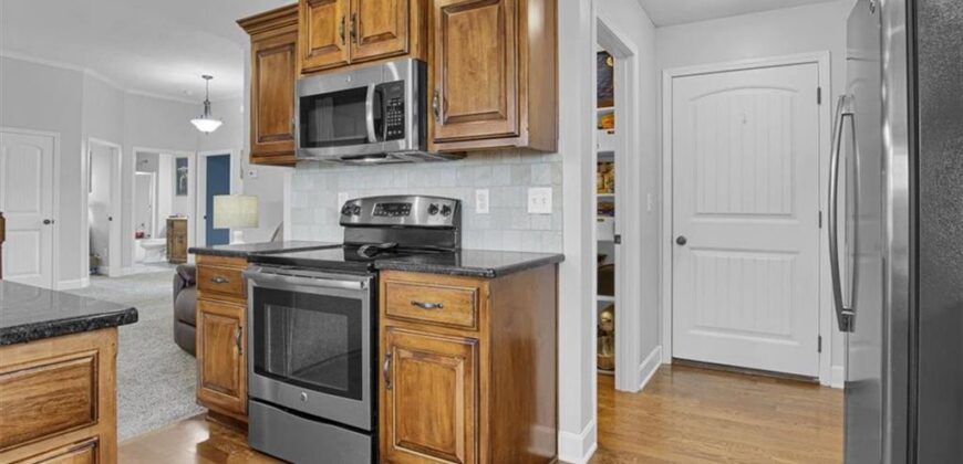 200 Rock Creek Terrace, Smithville, MO 64089