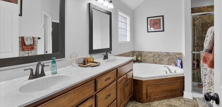200 Rock Creek Terrace, Smithville, MO 64089
