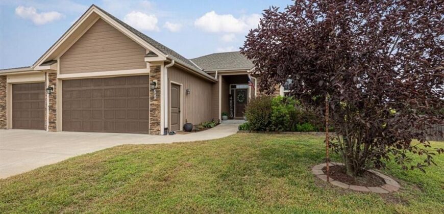 200 Rock Creek Terrace, Smithville, MO 64089