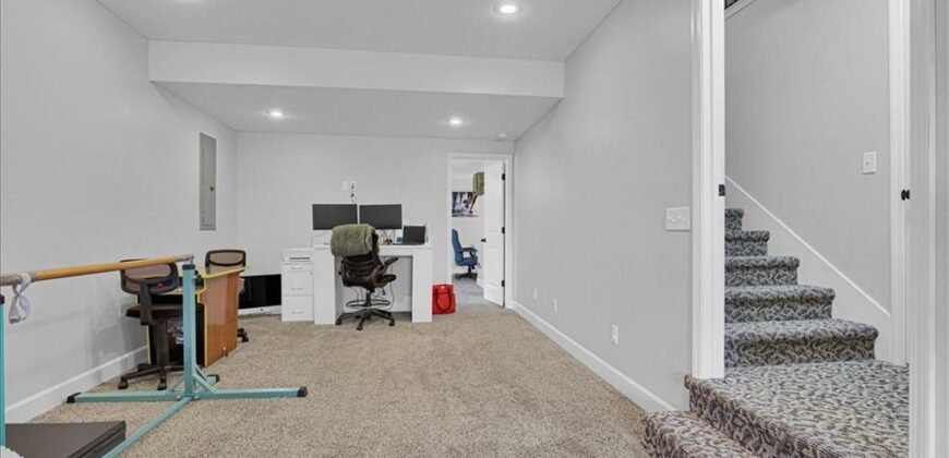 200 Rock Creek Terrace, Smithville, MO 64089