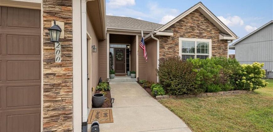 200 Rock Creek Terrace, Smithville, MO 64089