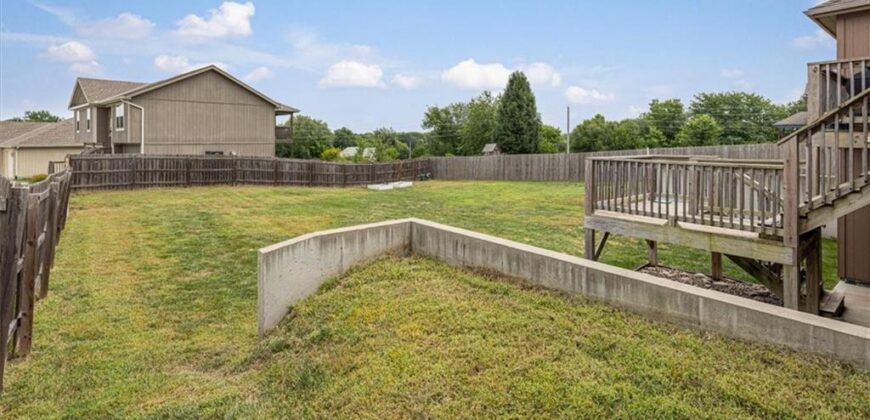 200 Rock Creek Terrace, Smithville, MO 64089