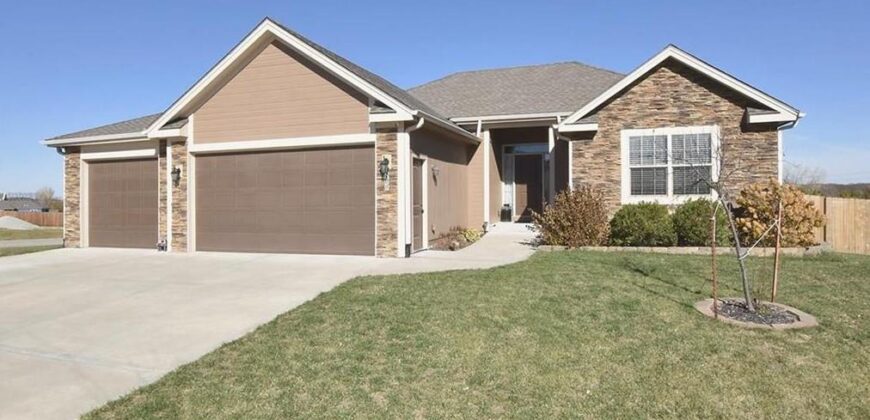 200 Rock Creek Terrace, Smithville, MO 64089