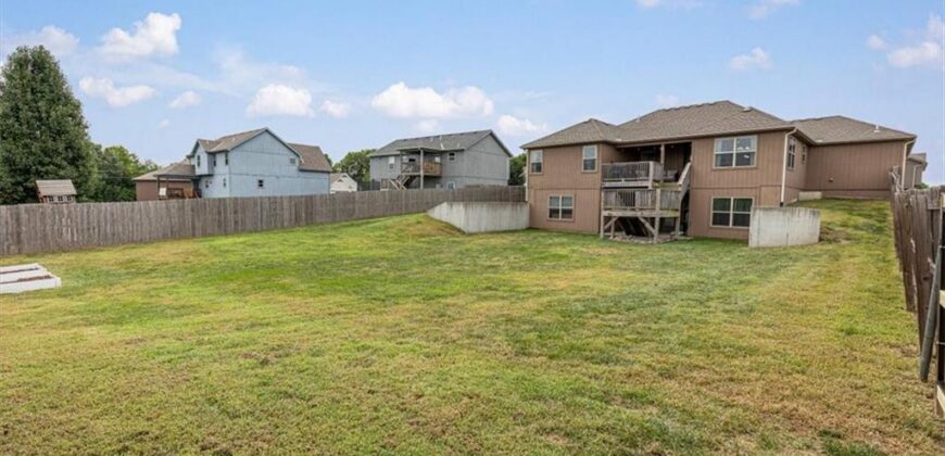 200 Rock Creek Terrace, Smithville, MO 64089