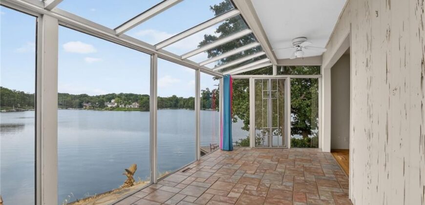 1109 NW South Shore Drive, Lake Waukomis, MO 64151