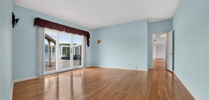 1109 NW South Shore Drive, Lake Waukomis, MO 64151