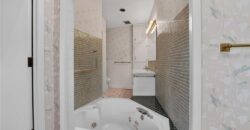 1109 NW South Shore Drive, Lake Waukomis, MO 64151