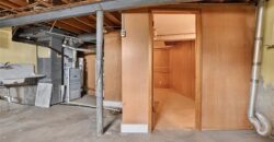 1109 NW South Shore Drive, Lake Waukomis, MO 64151