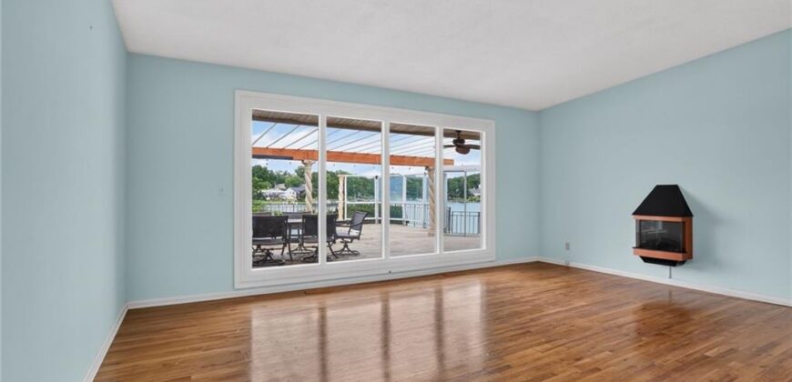 1109 NW South Shore Drive, Lake Waukomis, MO 64151