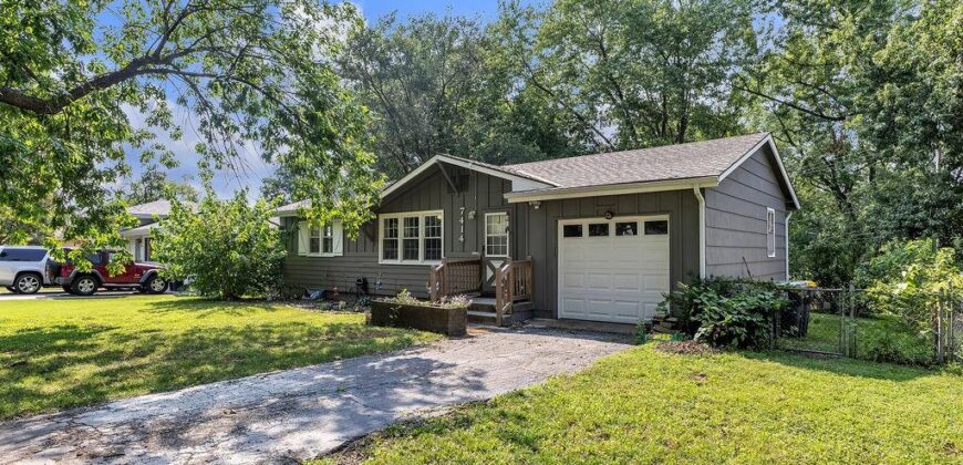 7414 Park Forest Lane, Kansas City, MO 64152