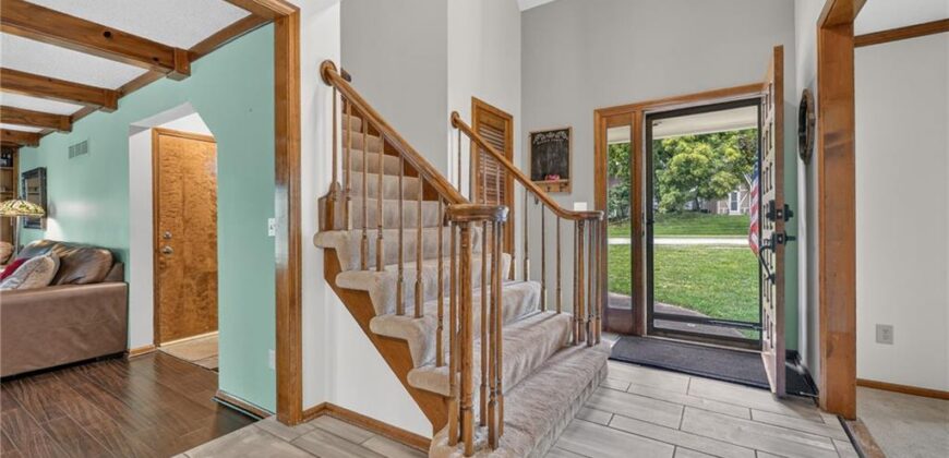 5129 NW Walden Drive, Kansas City, MO 64151
