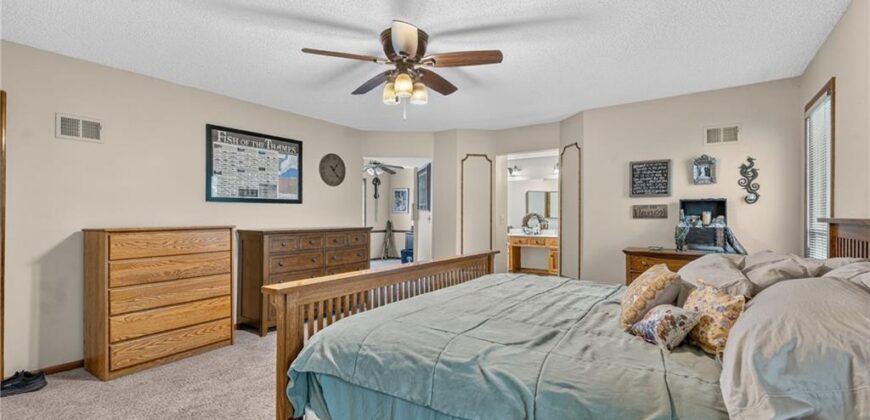 5129 NW Walden Drive, Kansas City, MO 64151