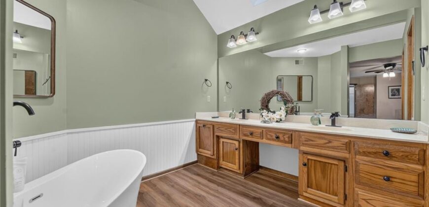 5129 NW Walden Drive, Kansas City, MO 64151
