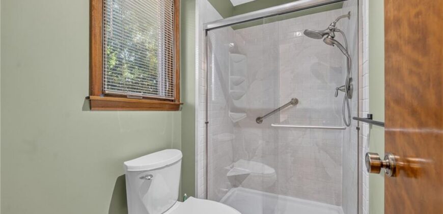 5129 NW Walden Drive, Kansas City, MO 64151