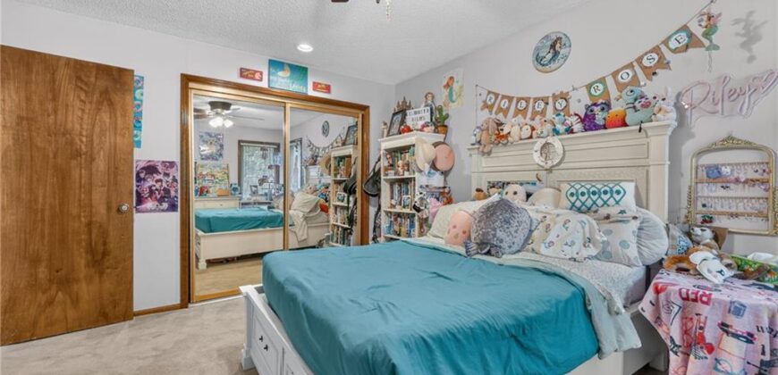 5129 NW Walden Drive, Kansas City, MO 64151