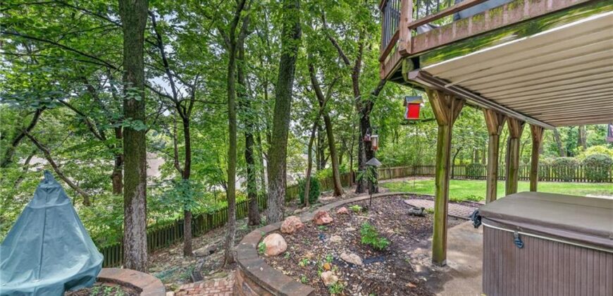 5129 NW Walden Drive, Kansas City, MO 64151