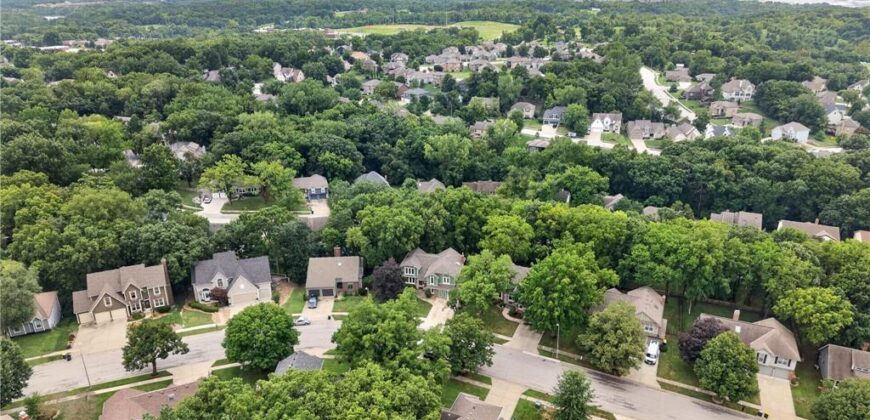 5129 NW Walden Drive, Kansas City, MO 64151