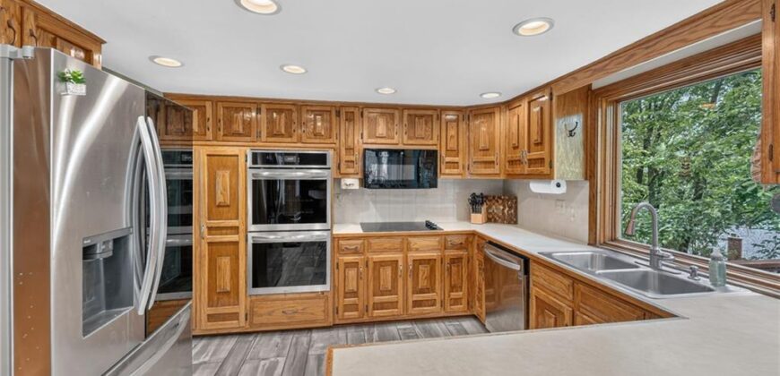 5129 NW Walden Drive, Kansas City, MO 64151