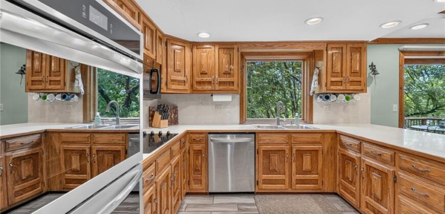 5129 NW Walden Drive, Kansas City, MO 64151