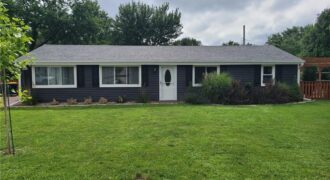 8105 N SUMMIT Street, Kansas City, MO 64118