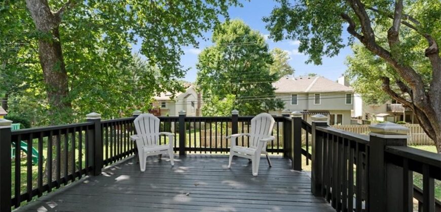 6220 N BALES Avenue, Gladstone, MO 64119