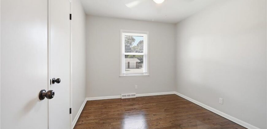 6807 N Brookside Road, Pleasant Valley, MO 64068