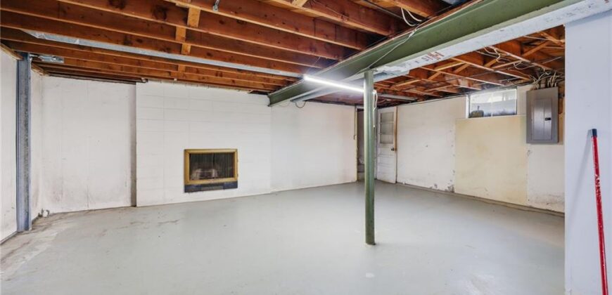 6807 N Brookside Road, Pleasant Valley, MO 64068