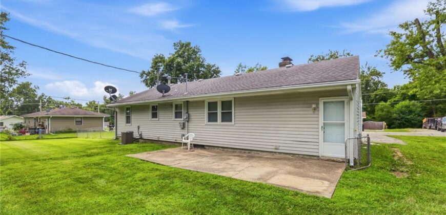 6807 N Brookside Road, Pleasant Valley, MO 64068