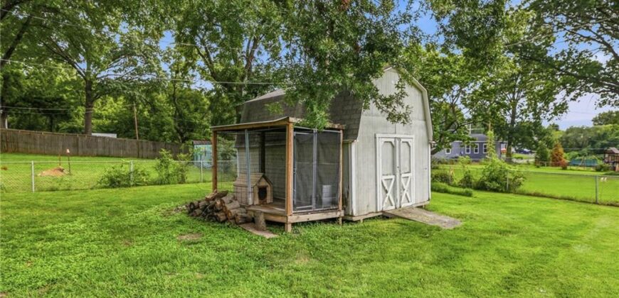 6807 N Brookside Road, Pleasant Valley, MO 64068