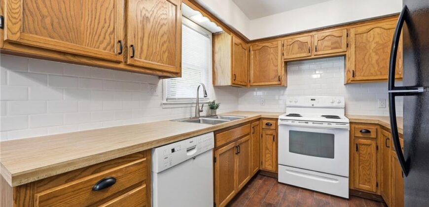 6807 N Brookside Road, Pleasant Valley, MO 64068