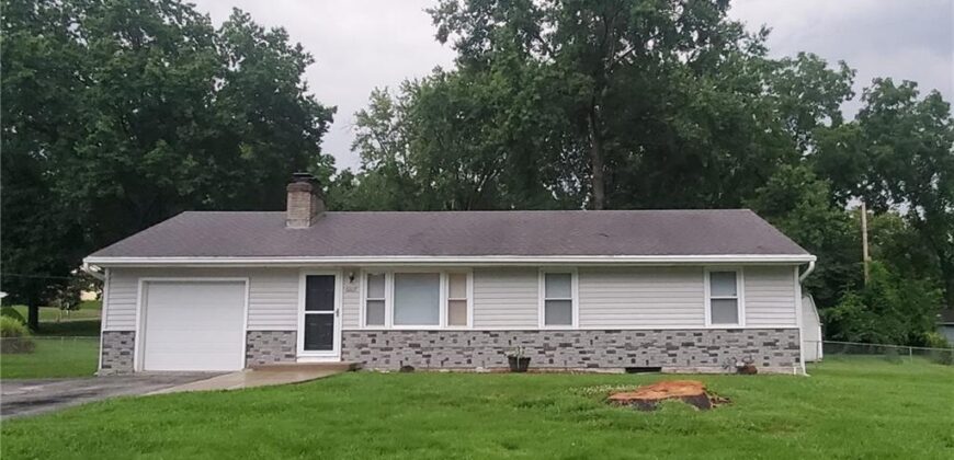 6807 N Brookside Road, Pleasant Valley, MO 64068