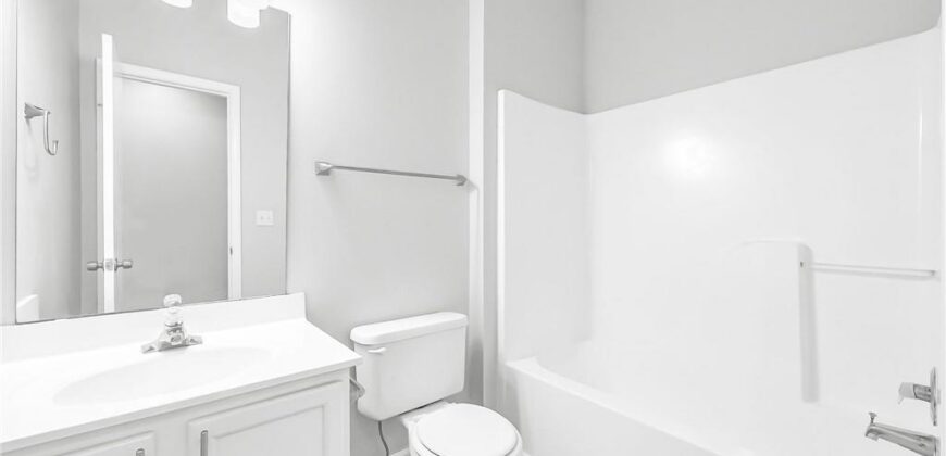 805 Black Oak Drive, Liberty, MO 64068