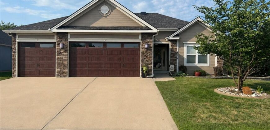 2004 NE 197th Court, Smithville, MO 64089