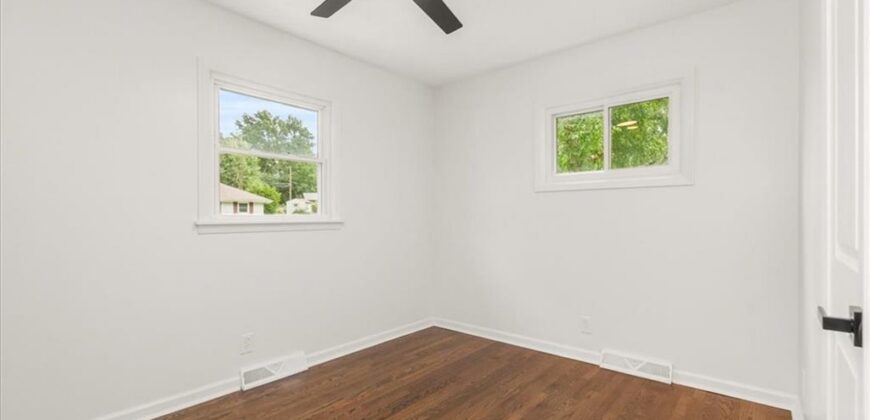 1002 S Main Street, Liberty, MO 64068