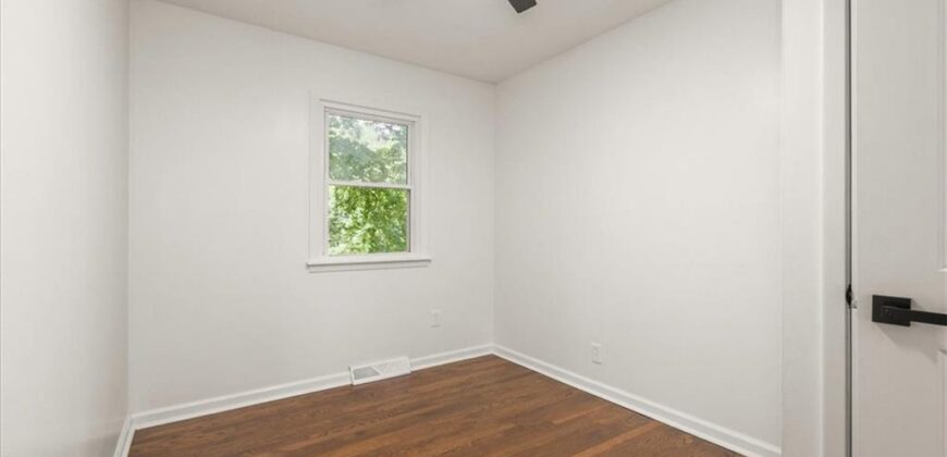1002 S Main Street, Liberty, MO 64068