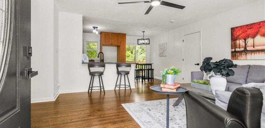 1002 S Main Street, Liberty, MO 64068