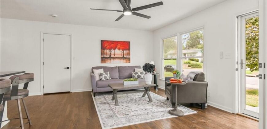 1002 S Main Street, Liberty, MO 64068