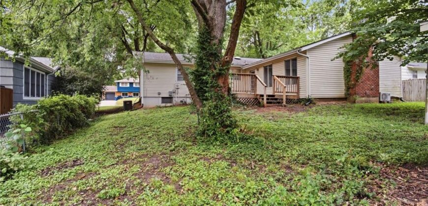 423 Monterey Avenue, Liberty, MO 64068
