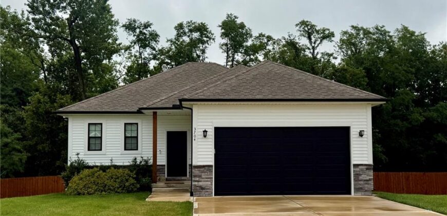 3704 NW 95th Street, Kansas City, MO 64154