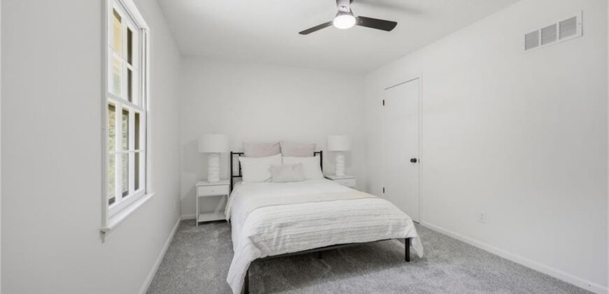 8815 N Grand Avenue, Kansas City, MO 64155