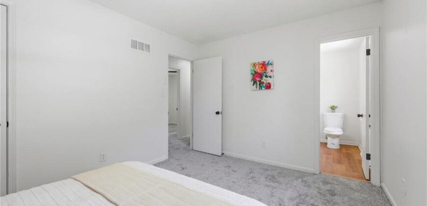 8815 N Grand Avenue, Kansas City, MO 64155