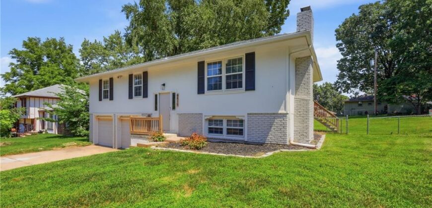 8815 N Grand Avenue, Kansas City, MO 64155