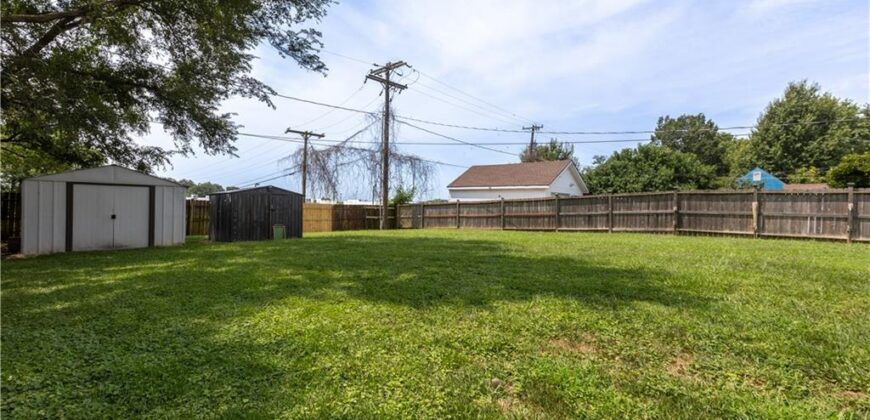 607 NE 66th Terrace, Kansas City, MO 64118