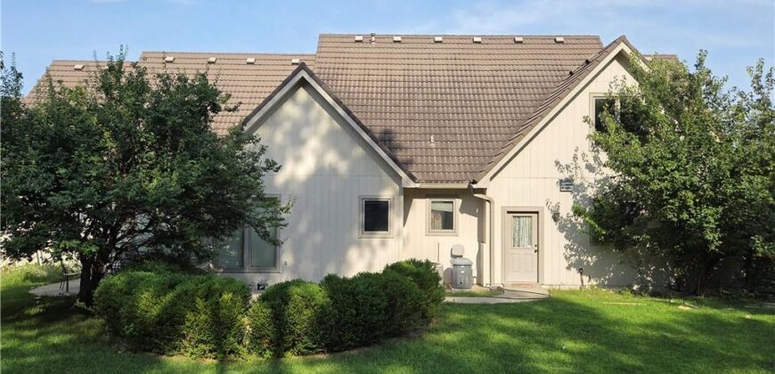 6095 Westwood Court, Parkville, MO 64152