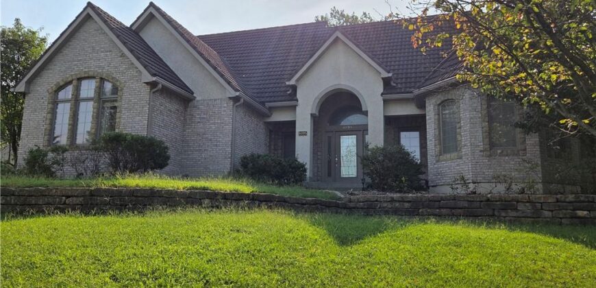 6095 Westwood Court, Parkville, MO 64152