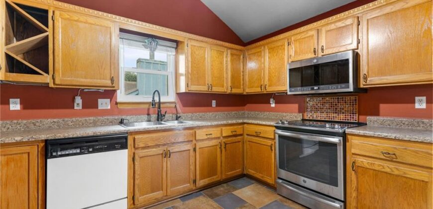 1832 Gates Drive, Platte City, MO 64079