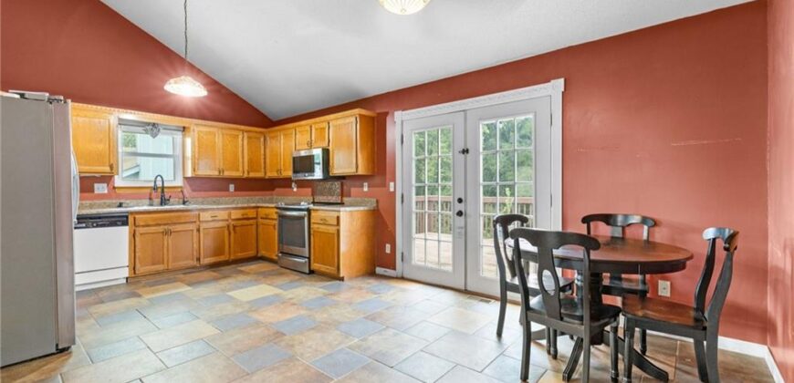 1832 Gates Drive, Platte City, MO 64079
